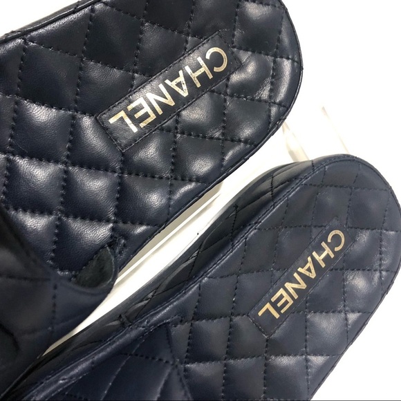 Authentic CHANEL Navy Blue Quilted Agneau Slides Mules Lambskin Leather Size 38 - Picture 8 of 15
